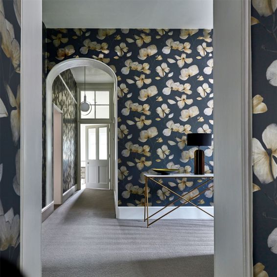 Kienze Wallpaper 111959 by Harlequin in Graphite Gilver