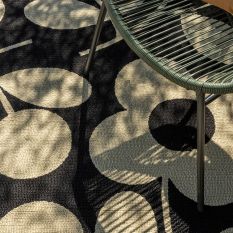 Stem Sprig Indoor Outdoor Rug 463905 by Orla Kiely in Monochrome