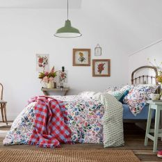 Classic Collector Gingham Throw by Joules in Multi