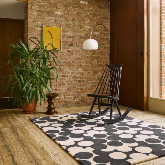 Puzzle Flower Wool Rugs 060905 in Slate By Designer Orla Kiely