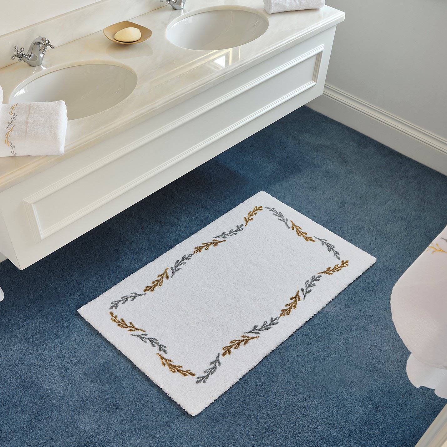 Luxury Laurie Bath Mat 800 by Abyss & Habidecor